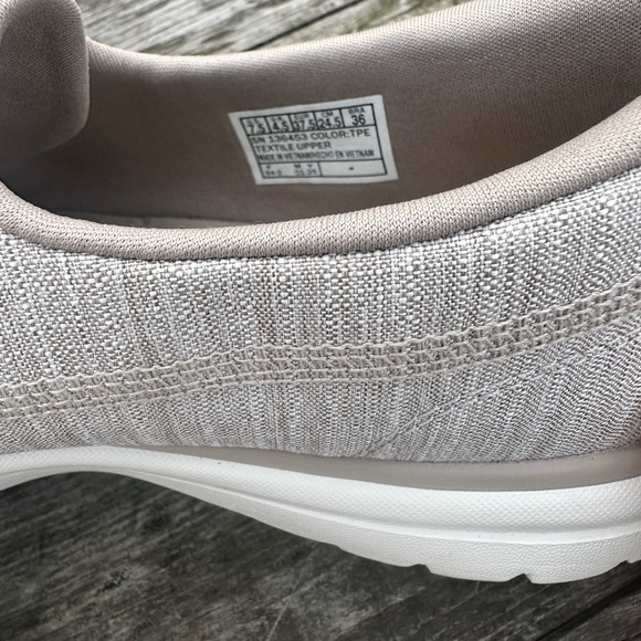 Skechers OTG FLEX Slip On Trainers Sneakers
Taupe Women’s Size 7.5 - Picture 3 of 7